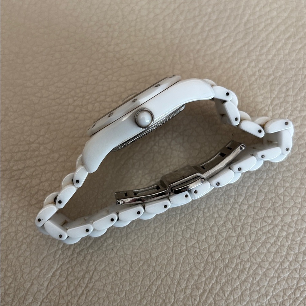 ONISS OARIS SAPPHIRE White Ceramic Watch with Mother of Pearl Dial and Diamonds - Picture 2 of 5